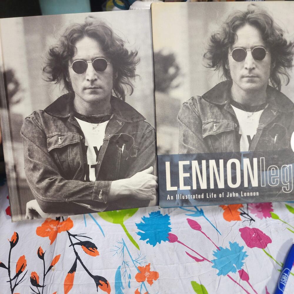 Lennon Legend : An Illustrated Life of John Lennon 2003 w/Slipcase, Inserts, CD - Picture 5 of 16